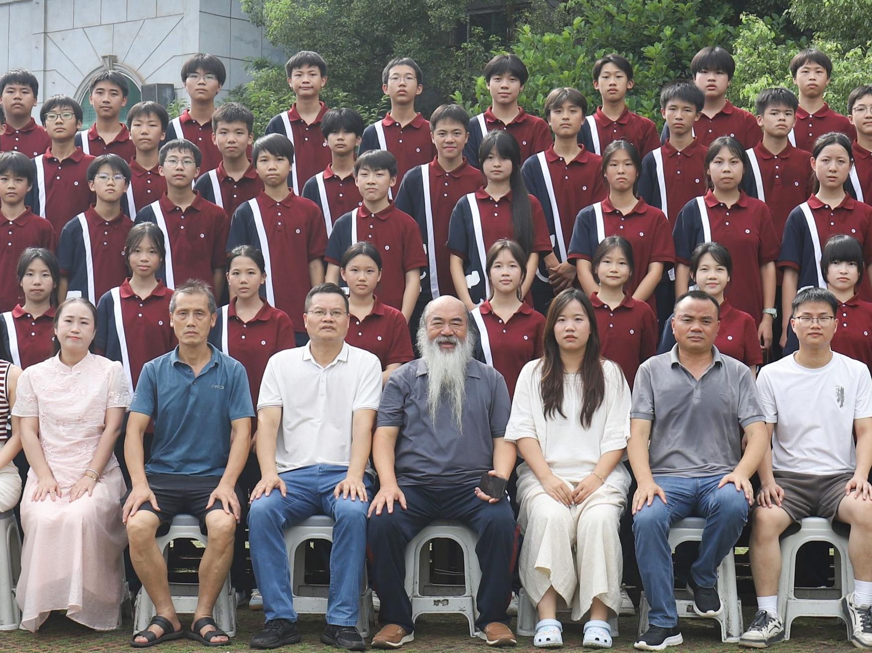 正源学校2026届初二毕业班合影