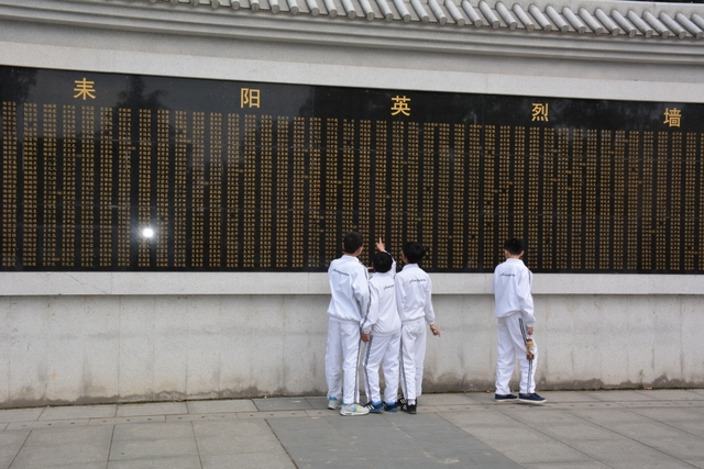 春天的怀念正源学校团委组织学生到耒阳烈士陵园扫墓